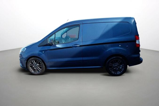 Vente en ligne Ford Transit Courier TRANSIT COURIER FGN 1.5 TDCI 100 BV6 au prix de 15 990 €