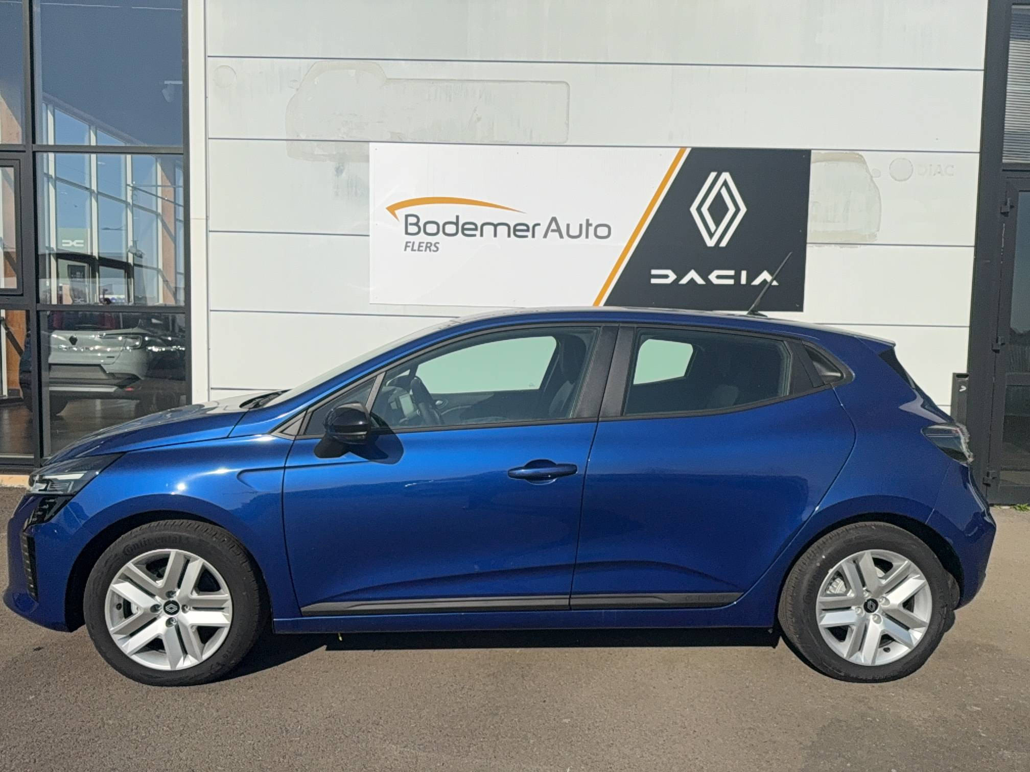 Vente en ligne Renault Clio 5 Clio Blue dCi 100 ch GSR2 au prix de 19 490 €