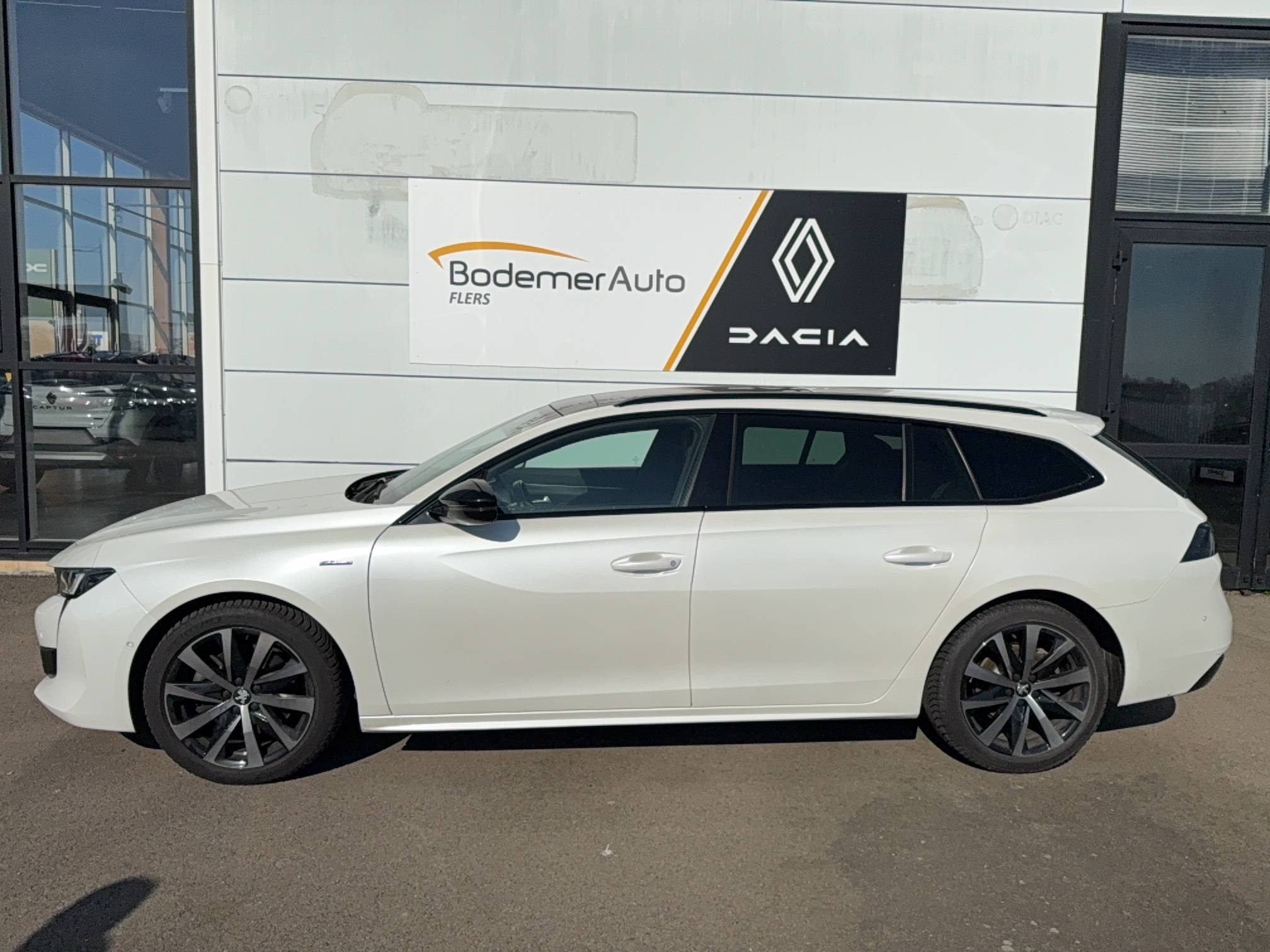 Vente en ligne Peugeot 508 SW  BlueHDi 160 ch S&S EAT8 au prix de 19 890 €