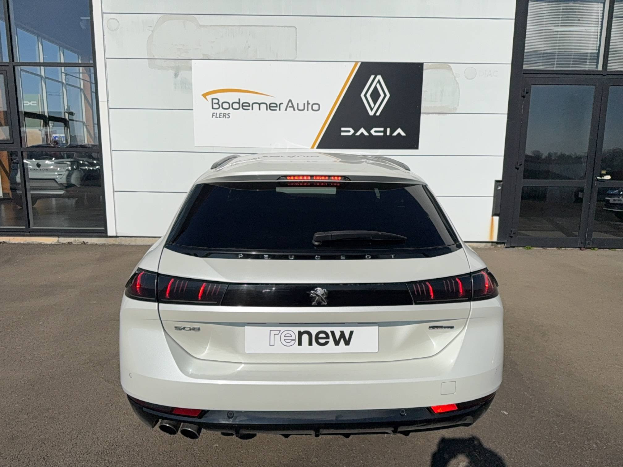 Vente en ligne Peugeot 508 SW  BlueHDi 160 ch S&S EAT8 au prix de 19 890 €