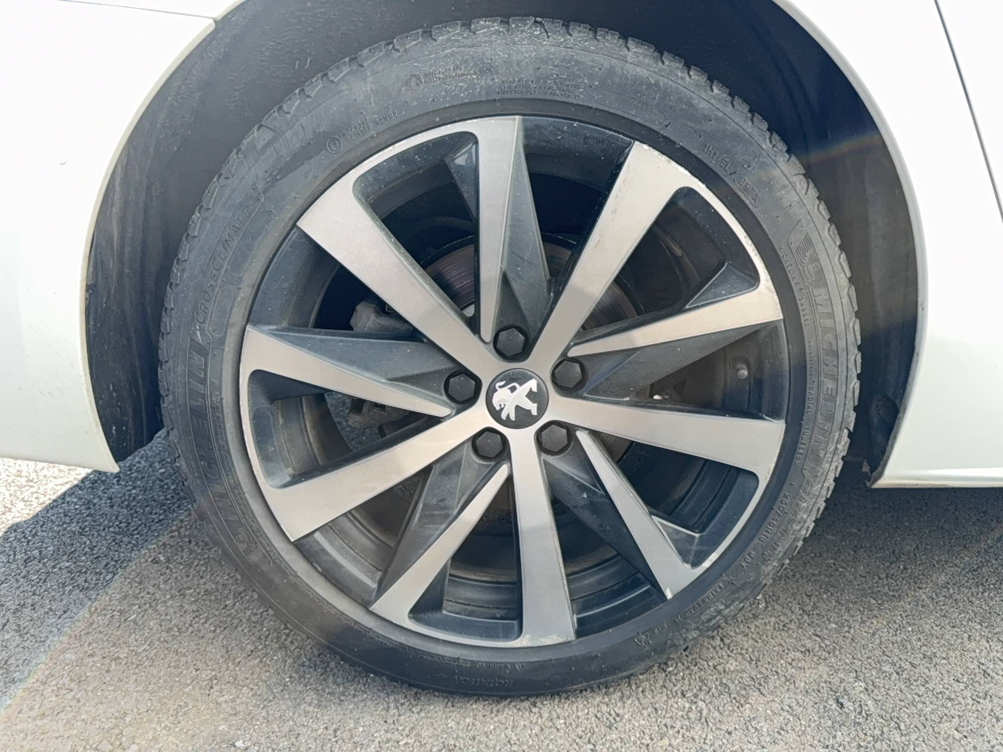 Vente en ligne Peugeot 508 SW  BlueHDi 160 ch S&S EAT8 au prix de 19 890 €