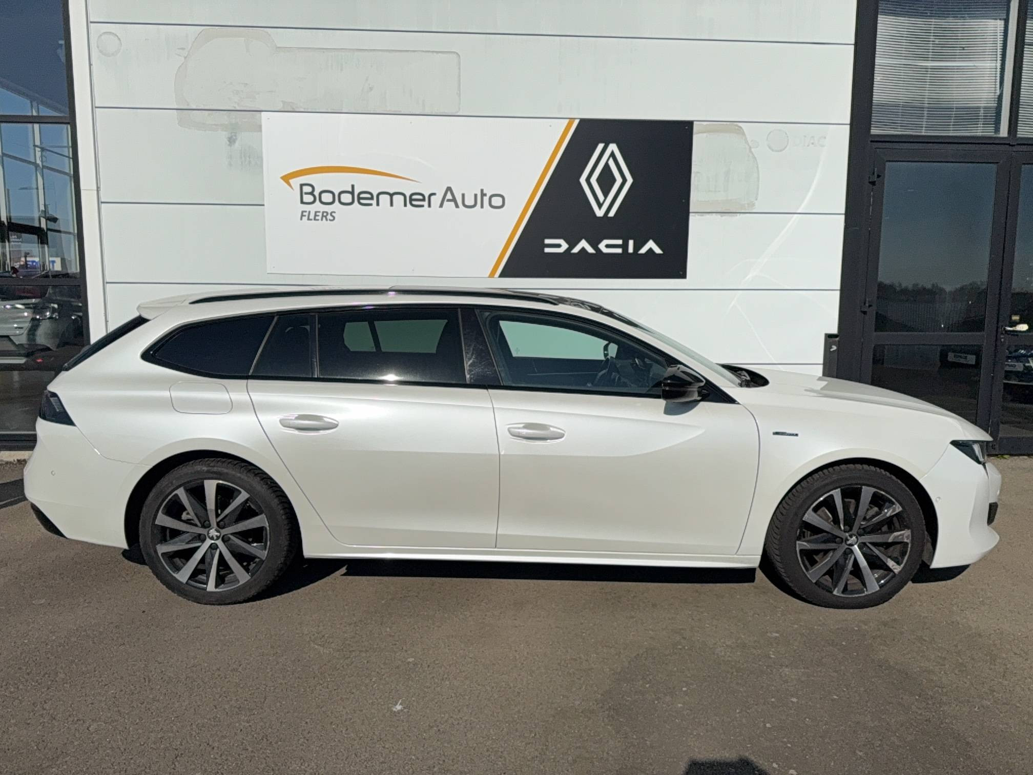 Vente en ligne Peugeot 508 SW  BlueHDi 160 ch S&S EAT8 au prix de 19 890 €