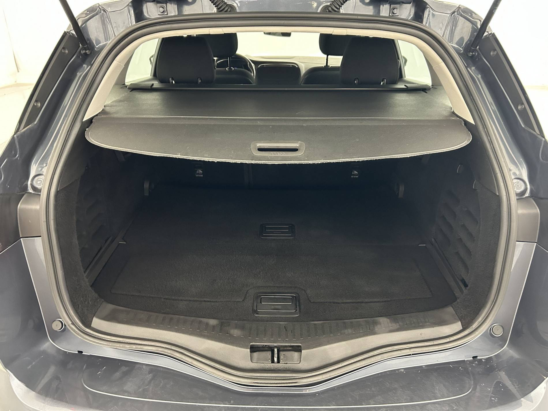 Vente en ligne Renault Megane 4 Estate Mégane IV Estate Blue dCi 95 au prix de 12 680 €