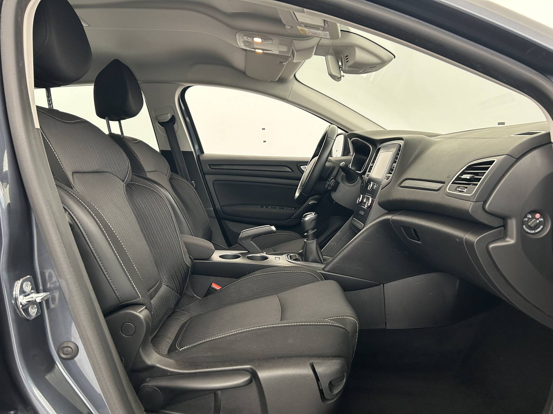 Vente en ligne Renault Megane 4 Estate Mégane IV Estate Blue dCi 95 au prix de 12 680 €