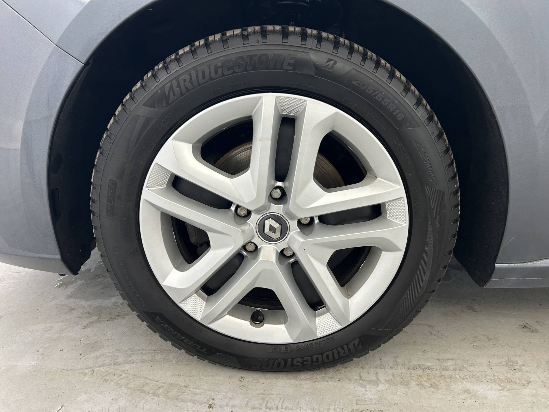 Vente en ligne Renault Megane 4 Estate Mégane IV Estate Blue dCi 95 au prix de 12 680 €