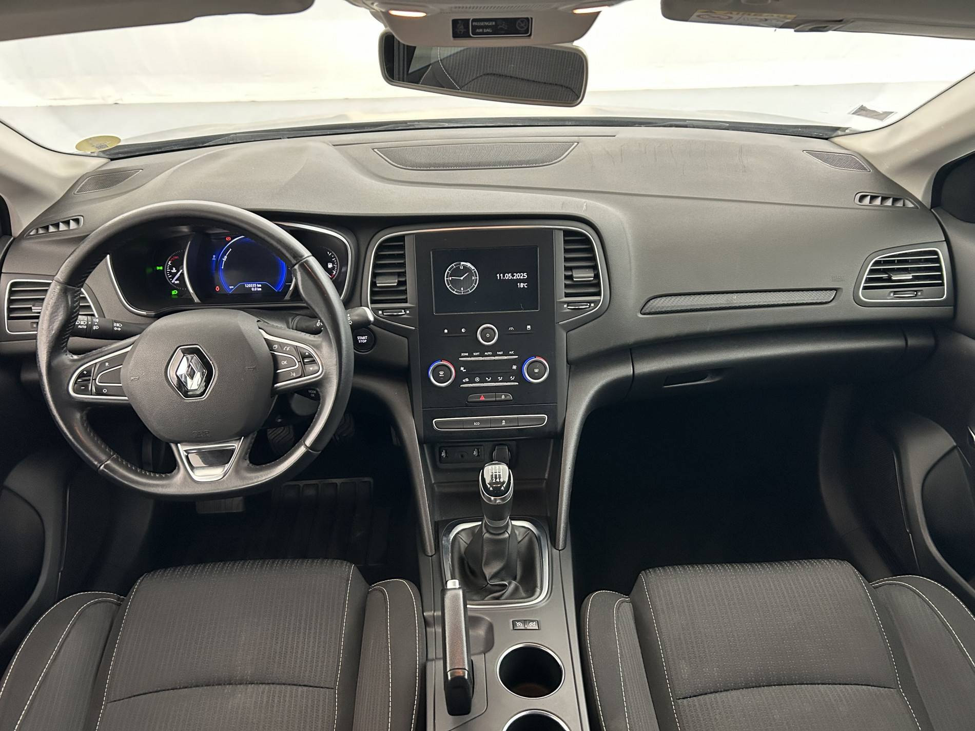 Vente en ligne Renault Megane 4 Estate Mégane IV Estate Blue dCi 95 au prix de 12 680 €