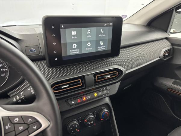 Vente en ligne Dacia Sandero  ECO-G 100 au prix de 15 680 €