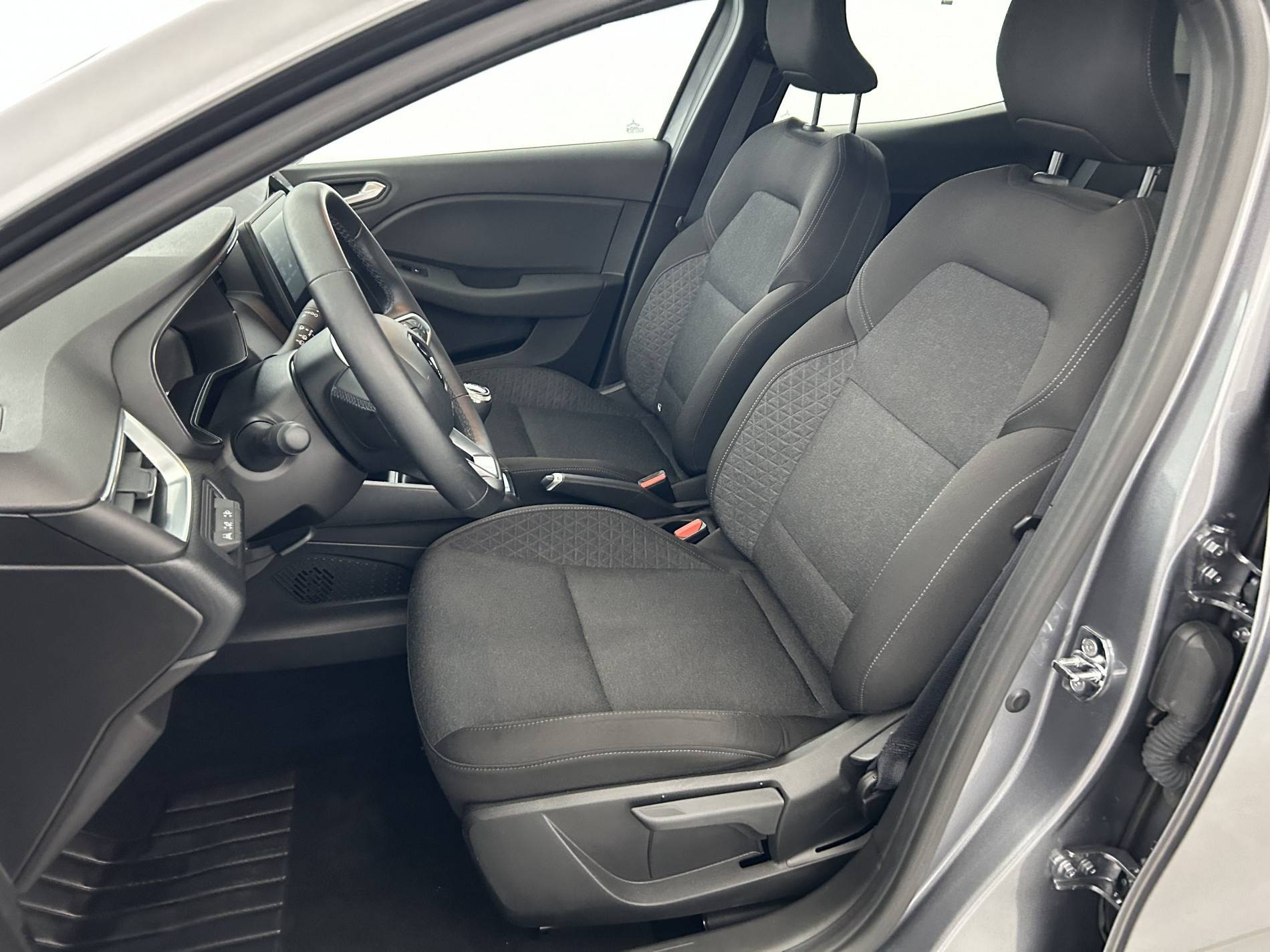 Vente en ligne Renault Clio 5 Clio TCe 90 au prix de 14 980 €