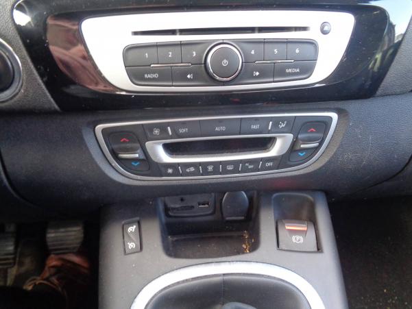 Vente en ligne Renault Scenic 3 Scenic dCi 110 Energy FAP eco2 au prix de 11 490 €