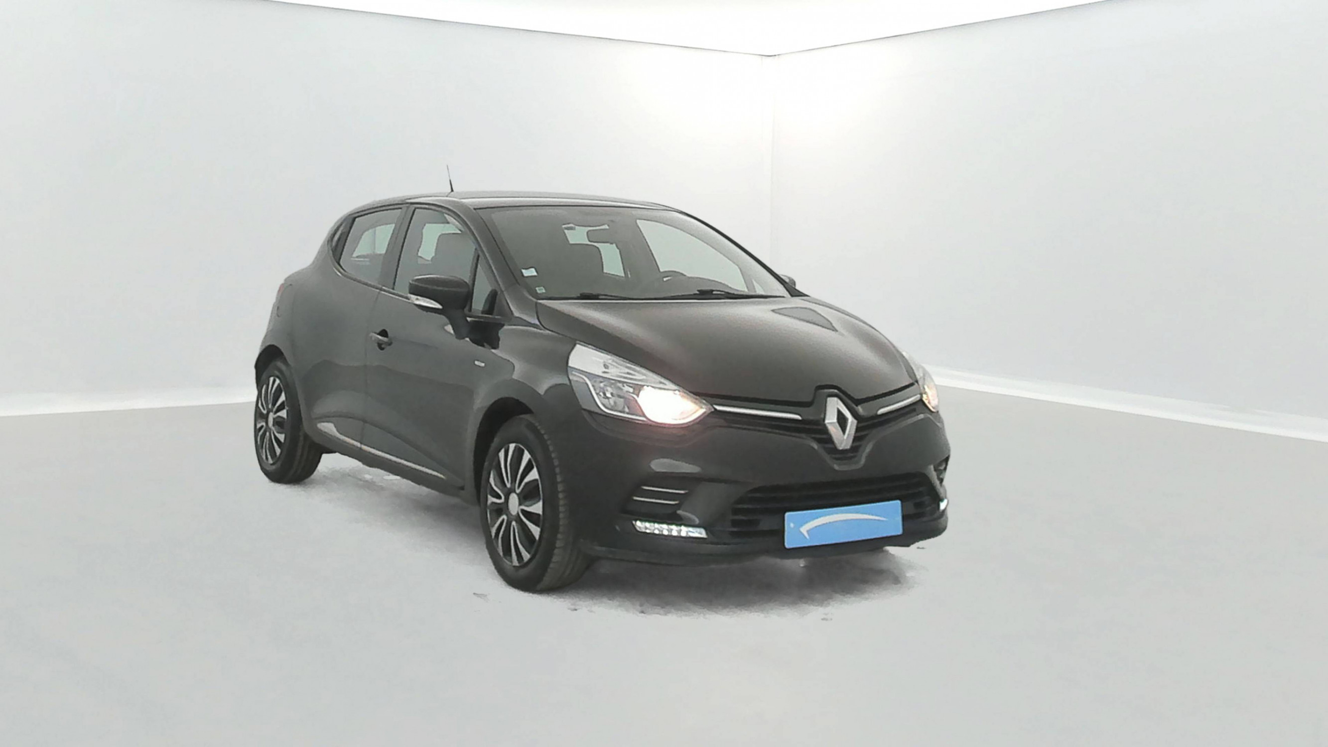 Vente en ligne Renault Clio 4 Clio TCe 90 E6C au prix de 10 890 €