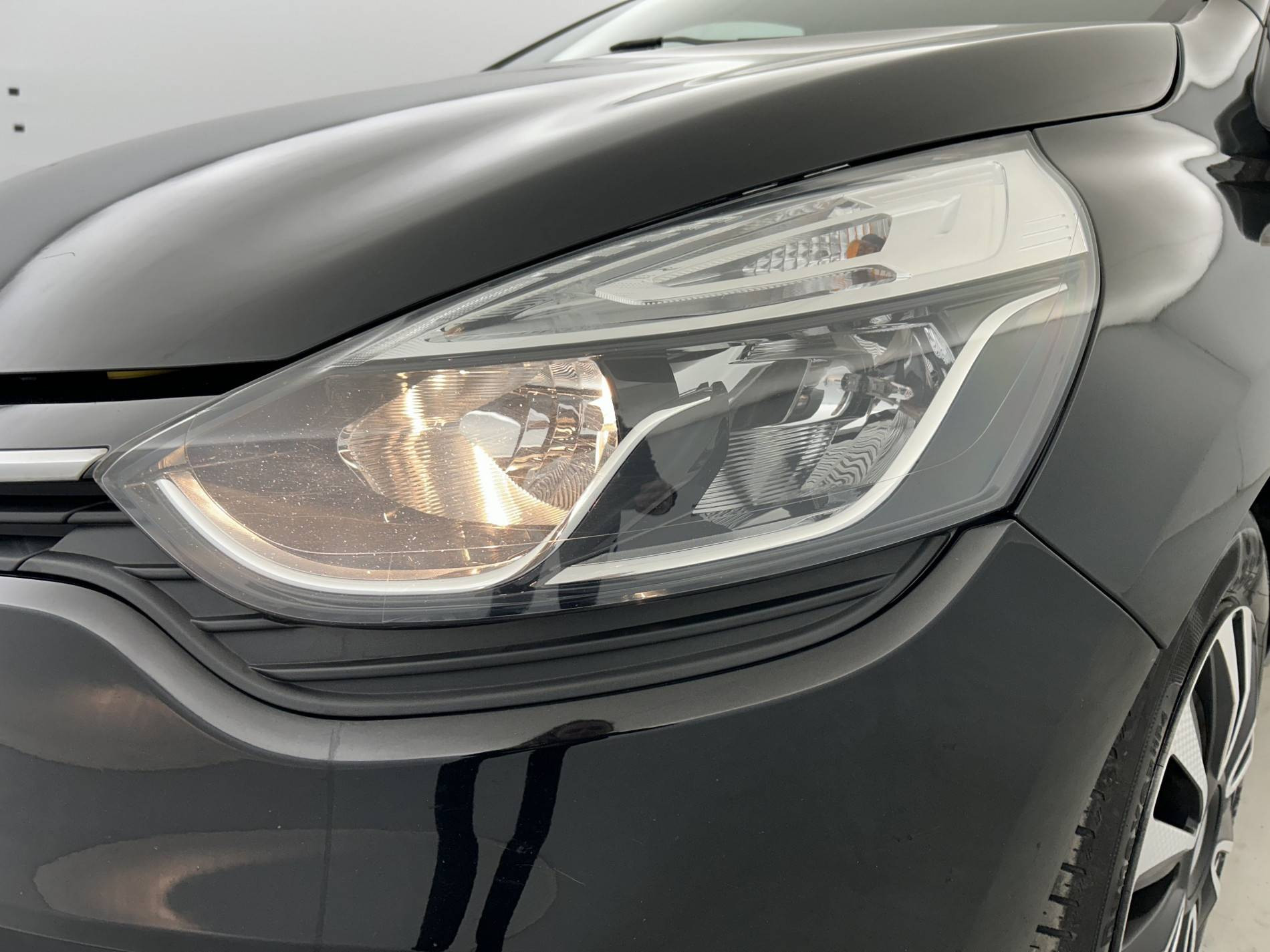 Vente en ligne Renault Clio 4 Clio TCe 90 E6C au prix de 10 890 €