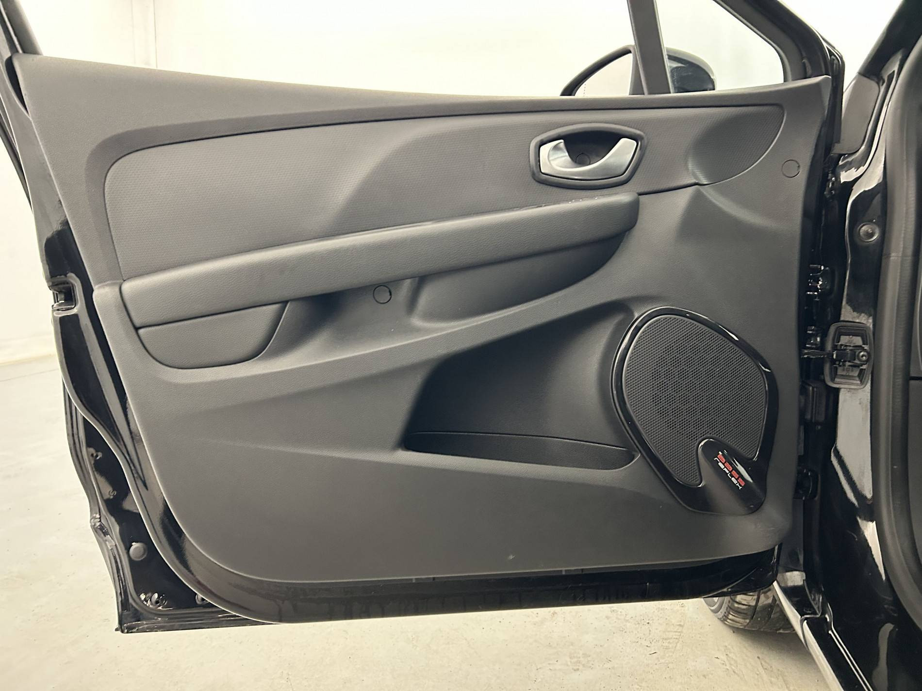 Vente en ligne Renault Clio 4 Clio TCe 90 E6C au prix de 10 890 €