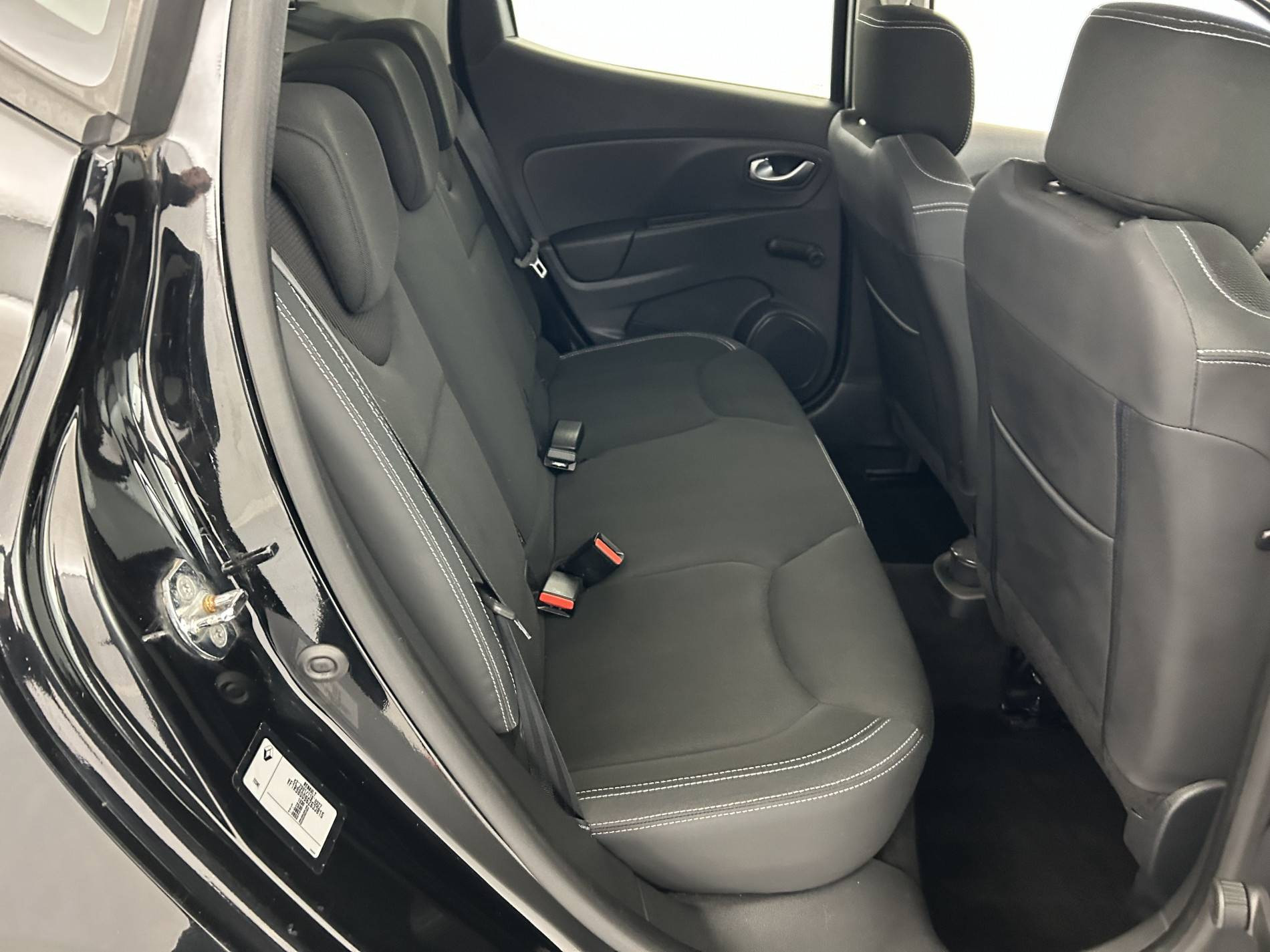 Vente en ligne Renault Clio 4 Clio TCe 90 E6C au prix de 10 890 €