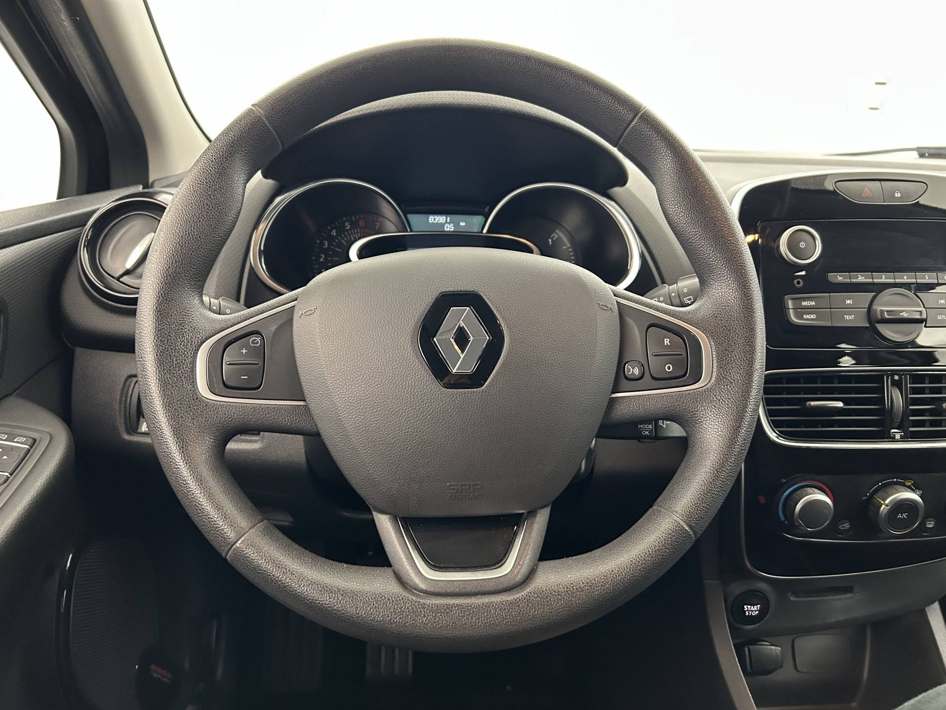 Vente en ligne Renault Clio 4 Clio TCe 90 E6C au prix de 10 890 €