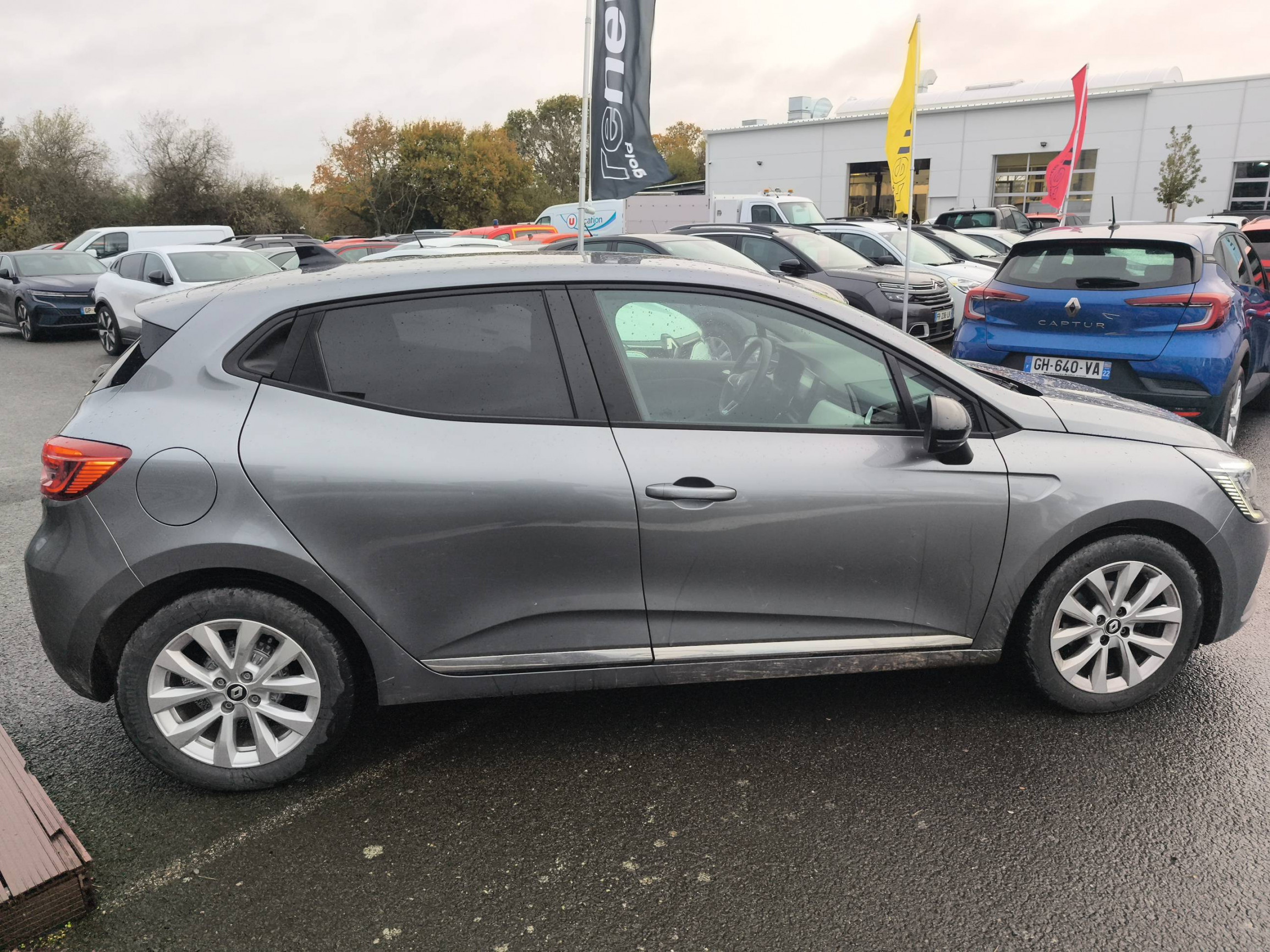 Vente en ligne Renault Clio 5 Clio TCe 90 au prix de 14 890 €