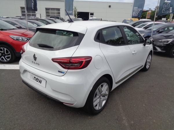 Vente en ligne Renault Clio 5 Clio E-Tech 140 - 21N au prix de 17 990 €