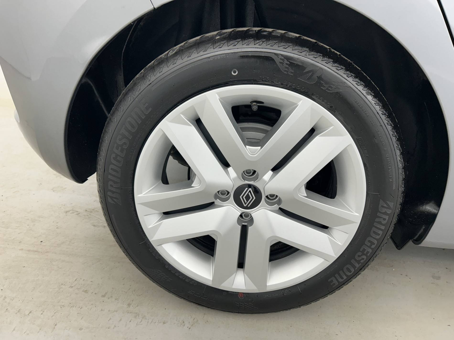 Vente en ligne Renault Clio 5 Clio E-Tech full hybrid 145 ch GSR2 au prix de 20 590 €