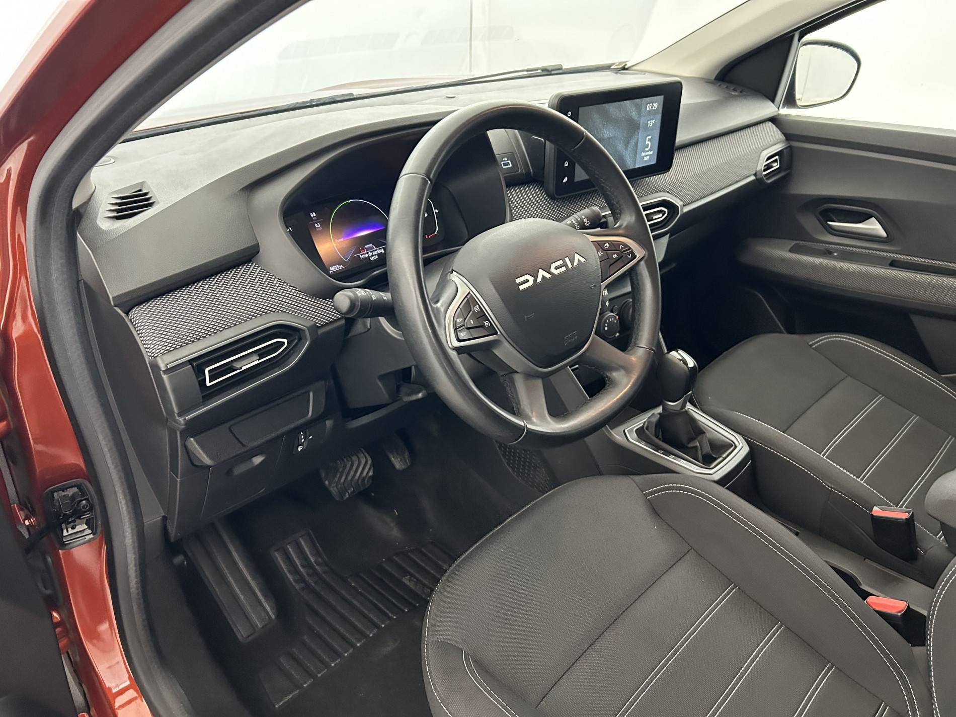 Vente en ligne Dacia Jogger  Hybrid 140 5 places au prix de 20 490 €