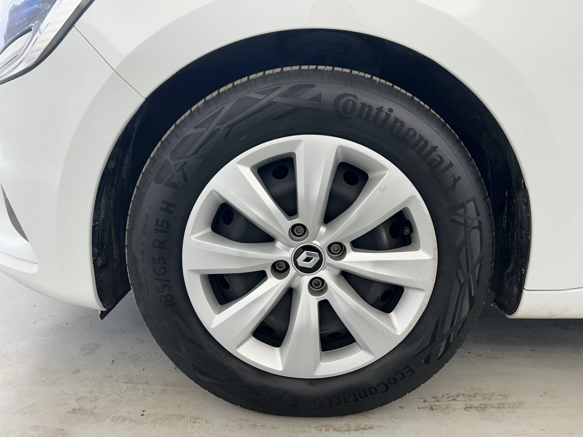 Vente en ligne Renault Clio 5 Clio SCe 65 au prix de 12 440 €