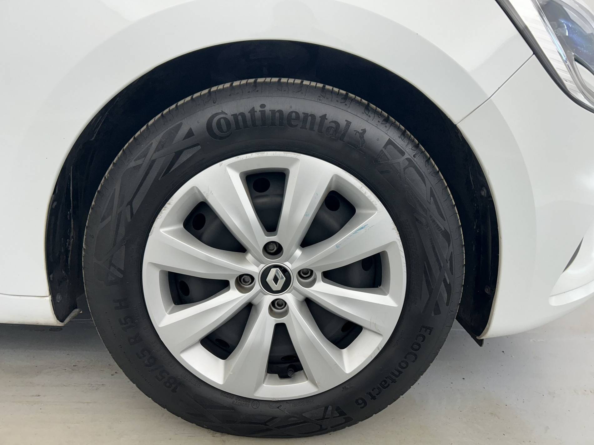 Vente en ligne Renault Clio 5 Clio SCe 65 au prix de 12 440 €