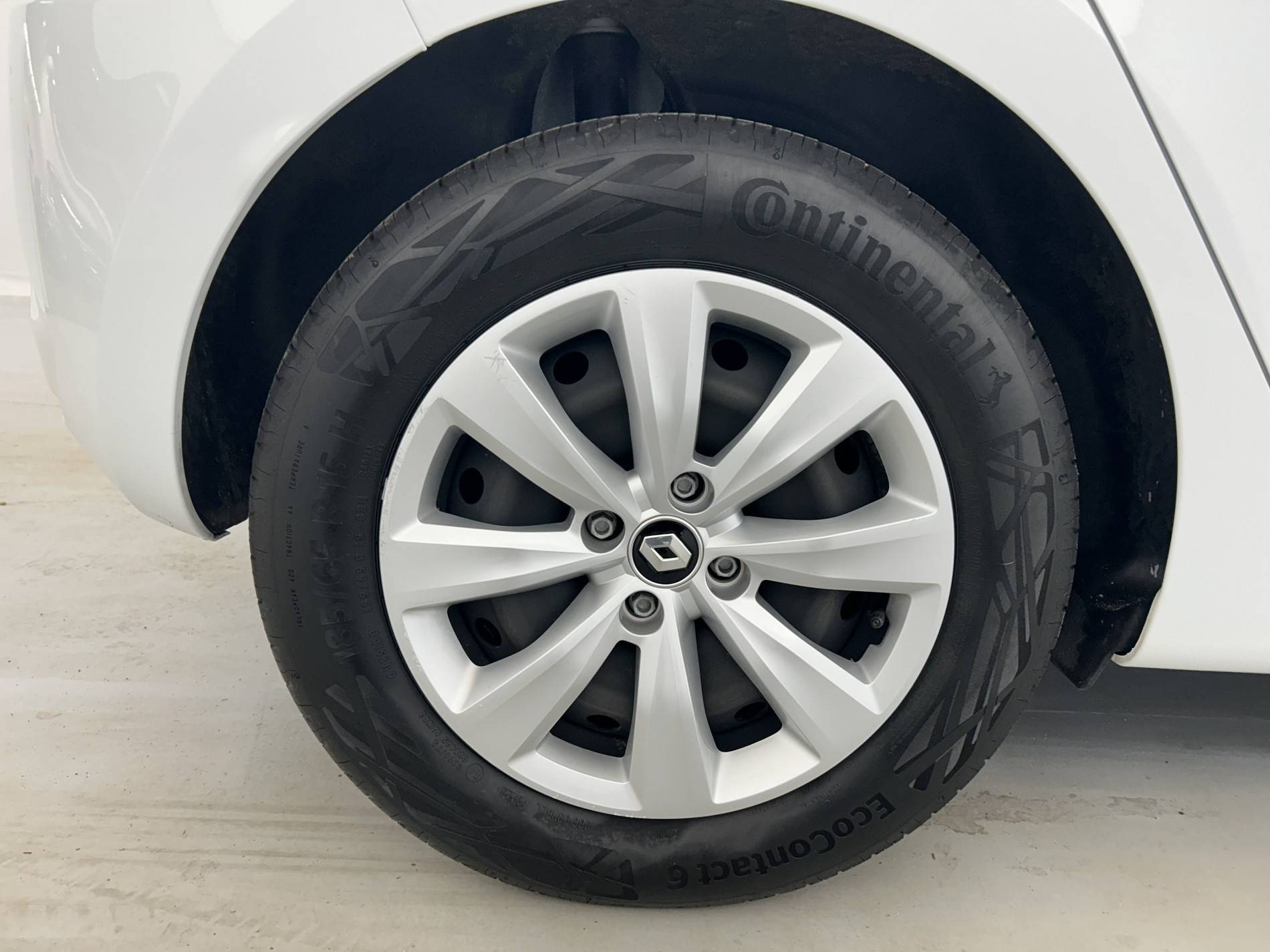 Vente en ligne Renault Clio 5 Clio SCe 65 au prix de 12 440 €