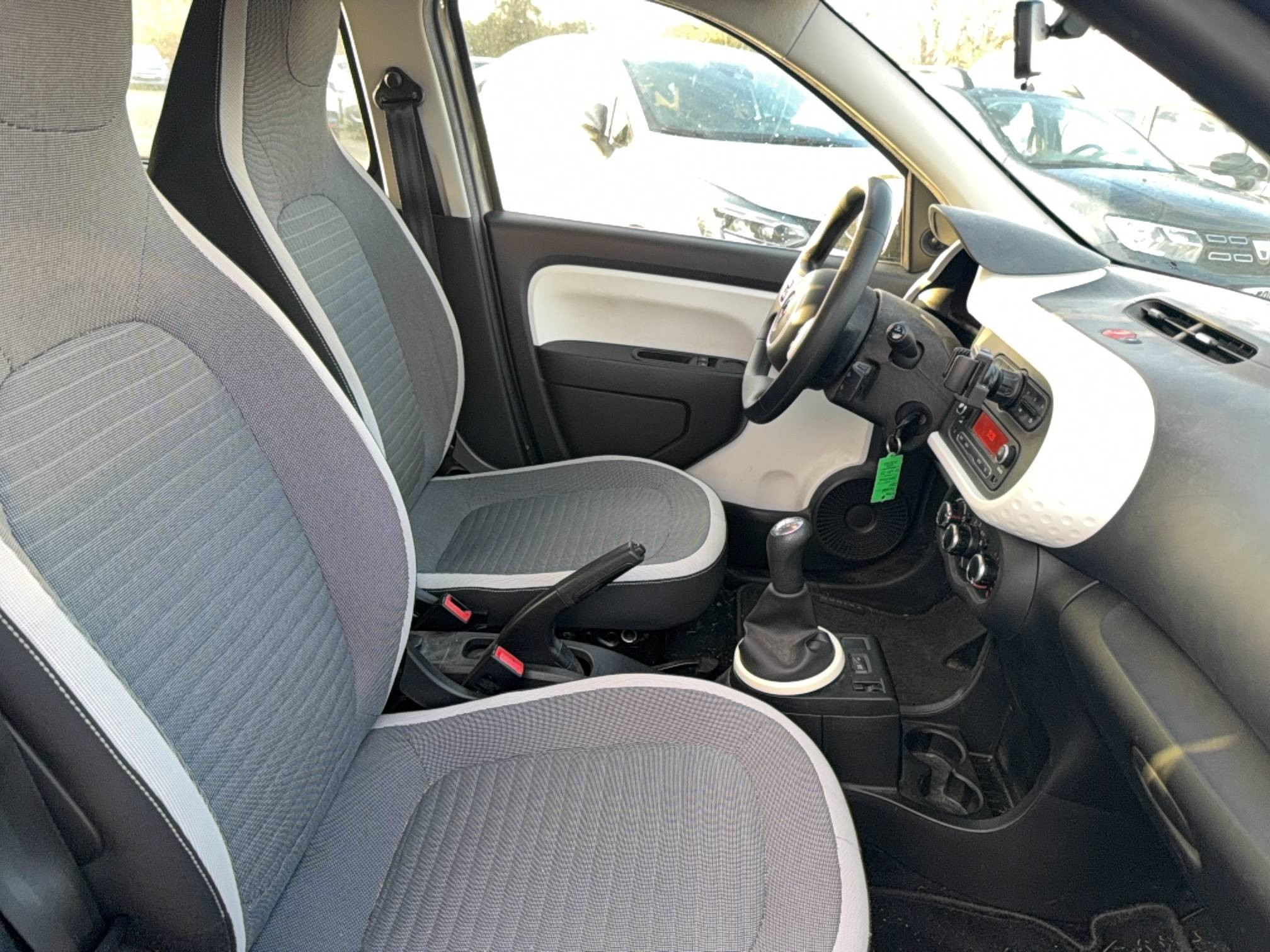 Vente en ligne Renault Twingo 3  1.0 SCe 70 E6C au prix de 8 990 €