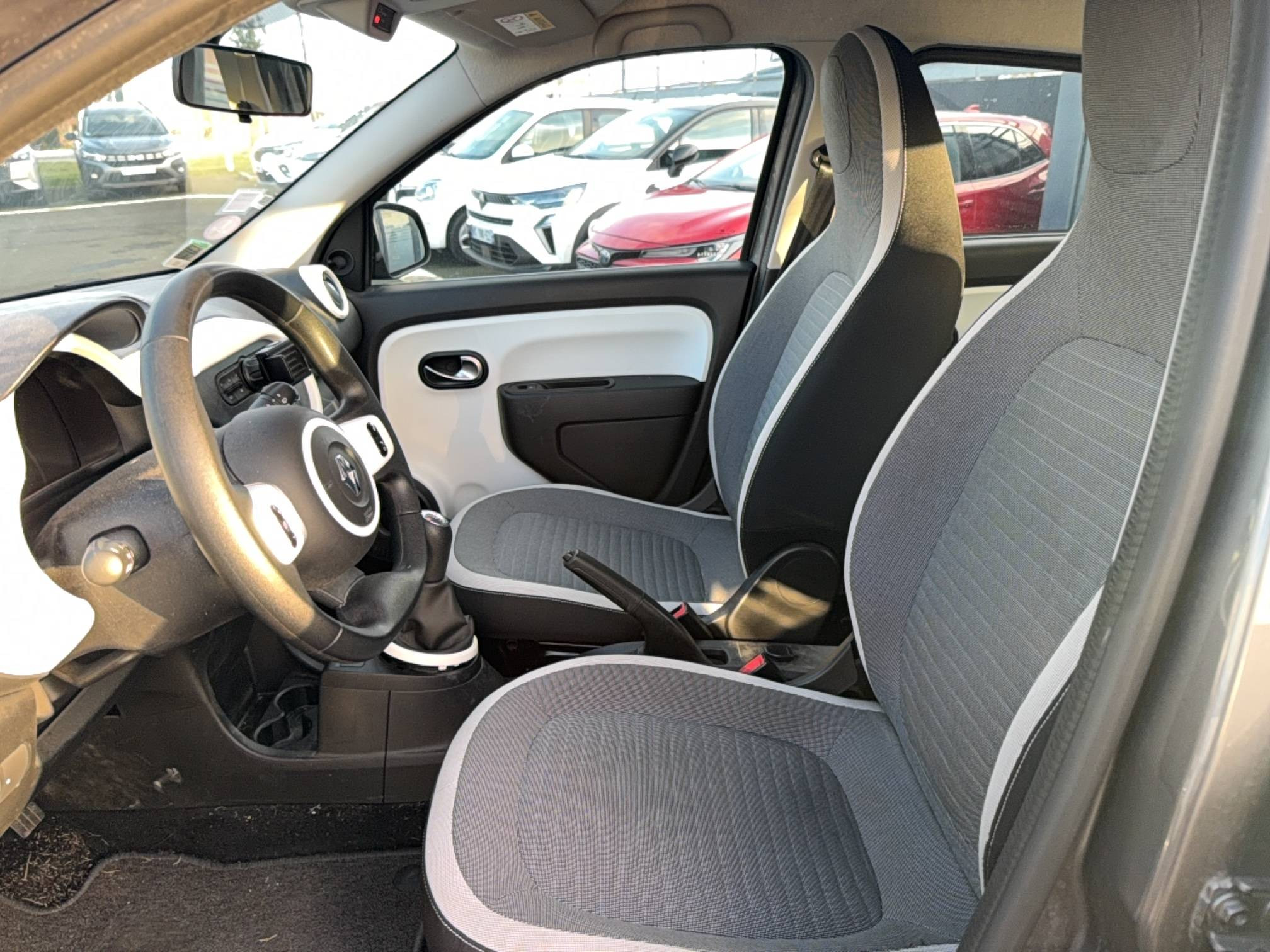 Vente en ligne Renault Twingo 3  1.0 SCe 70 E6C au prix de 8 990 €