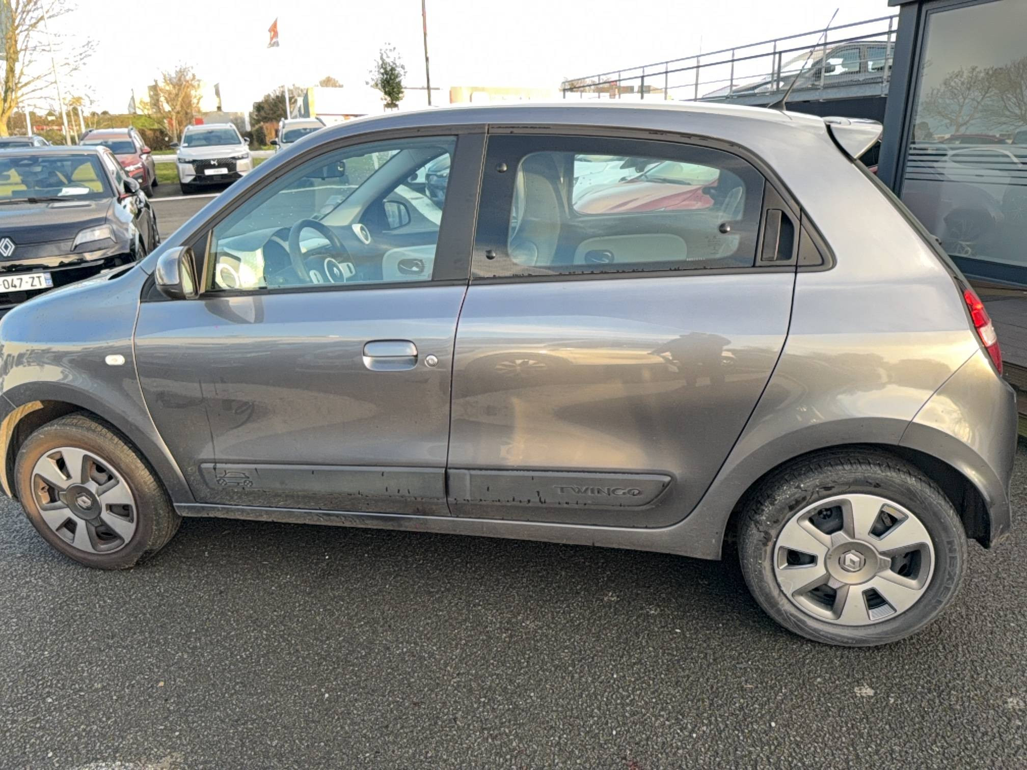 Vente en ligne Renault Twingo 3  1.0 SCe 70 E6C au prix de 8 990 €