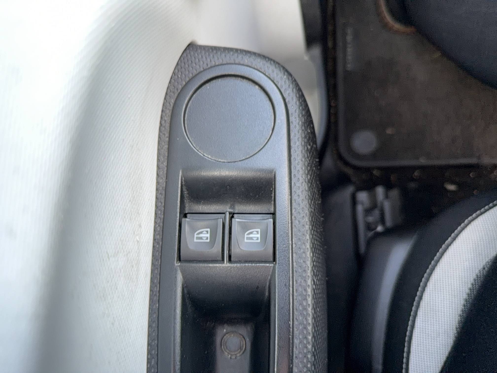 Vente en ligne Renault Twingo 3  1.0 SCe 70 E6C au prix de 8 990 €