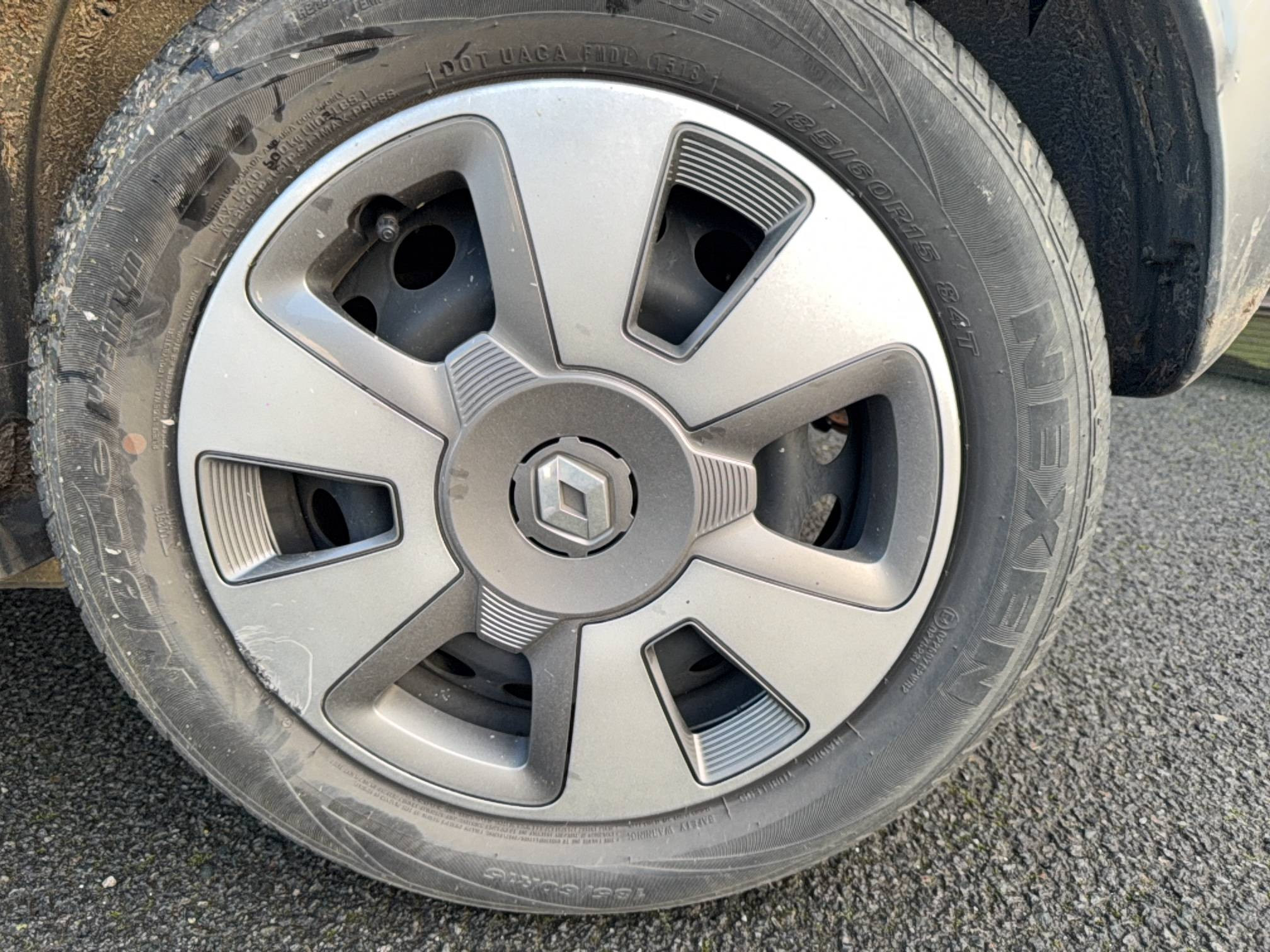 Vente en ligne Renault Twingo 3  1.0 SCe 70 E6C au prix de 8 990 €