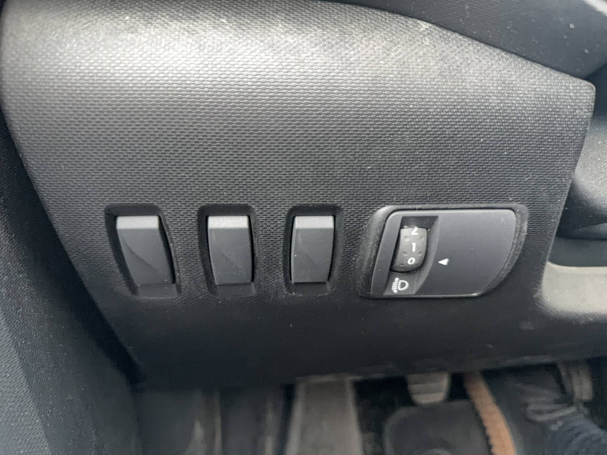 Vente en ligne Renault Twingo 3  1.0 SCe 70 E6C au prix de 8 990 €