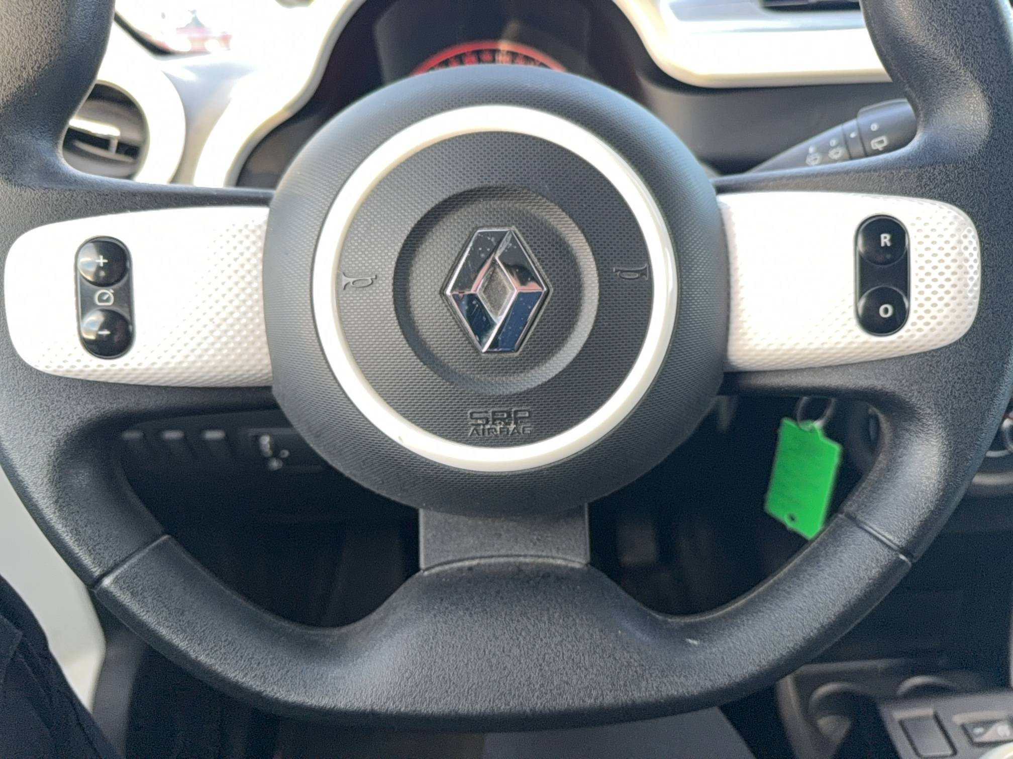 Vente en ligne Renault Twingo 3  1.0 SCe 70 E6C au prix de 8 990 €