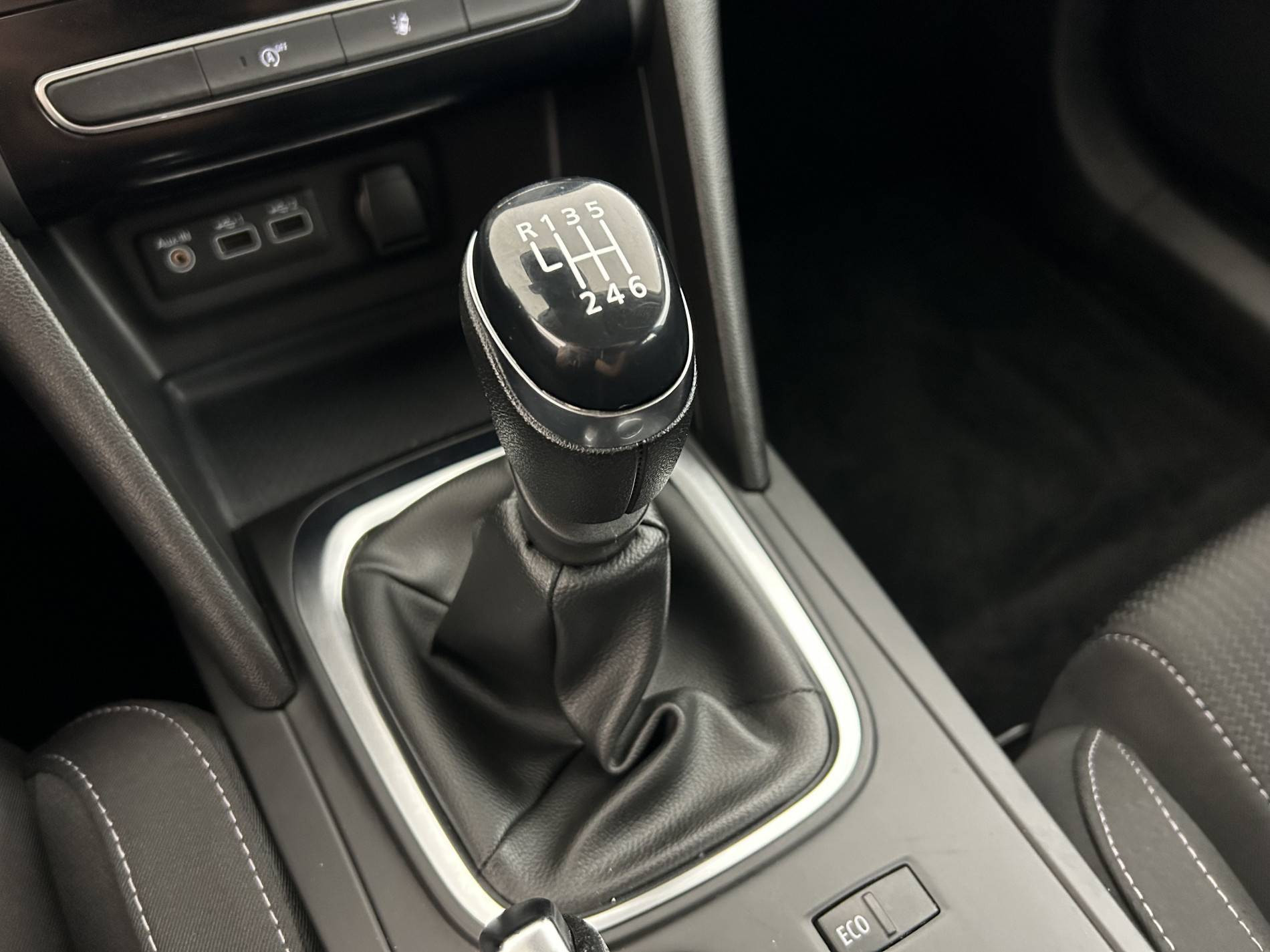 Vente en ligne Renault Megane 4 Mégane IV Berline Blue dCi 115 - 20 au prix de 14 190 €