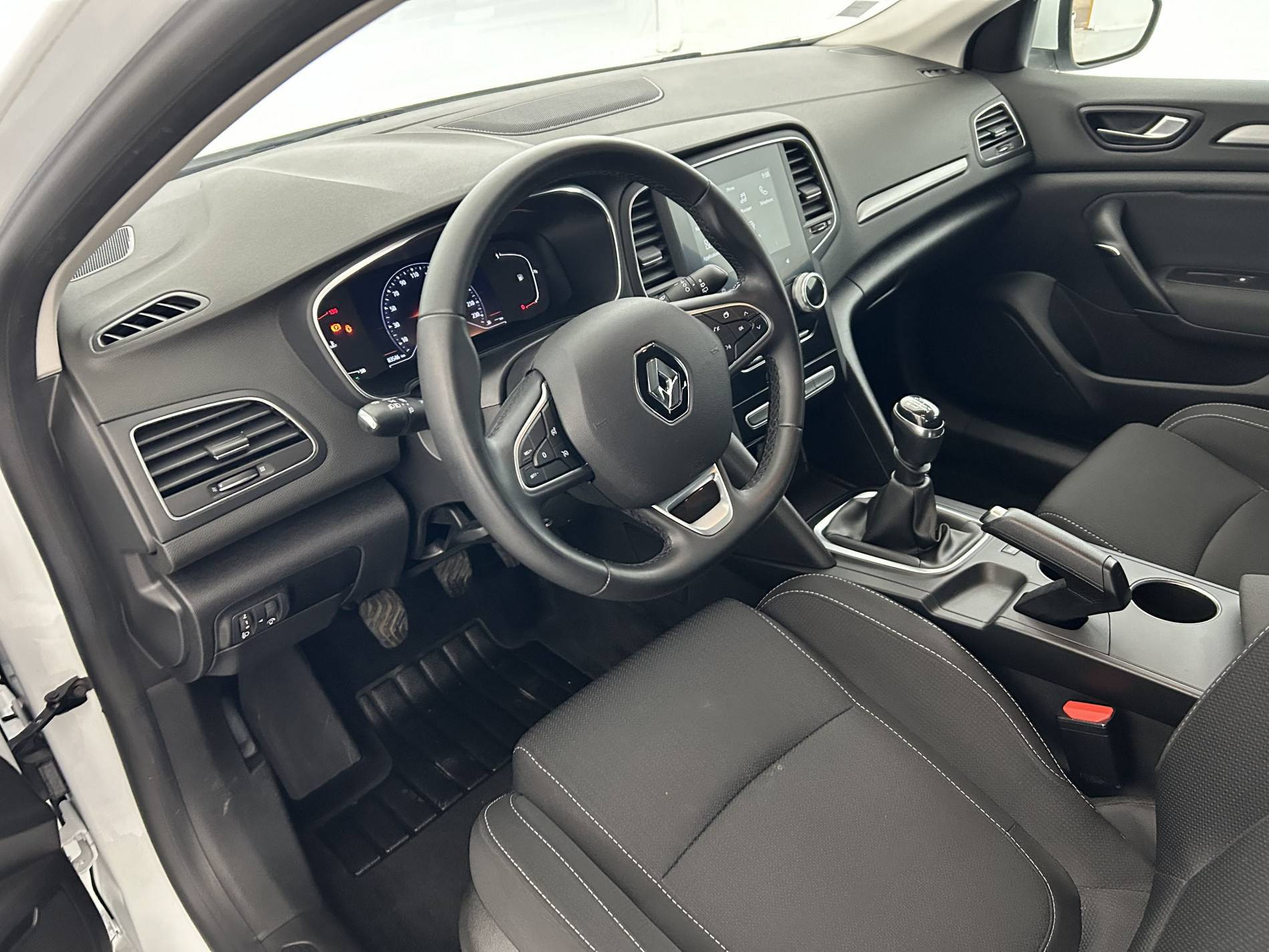 Vente en ligne Renault Megane 4 Mégane IV Berline Blue dCi 115 - 20 au prix de 14 190 €