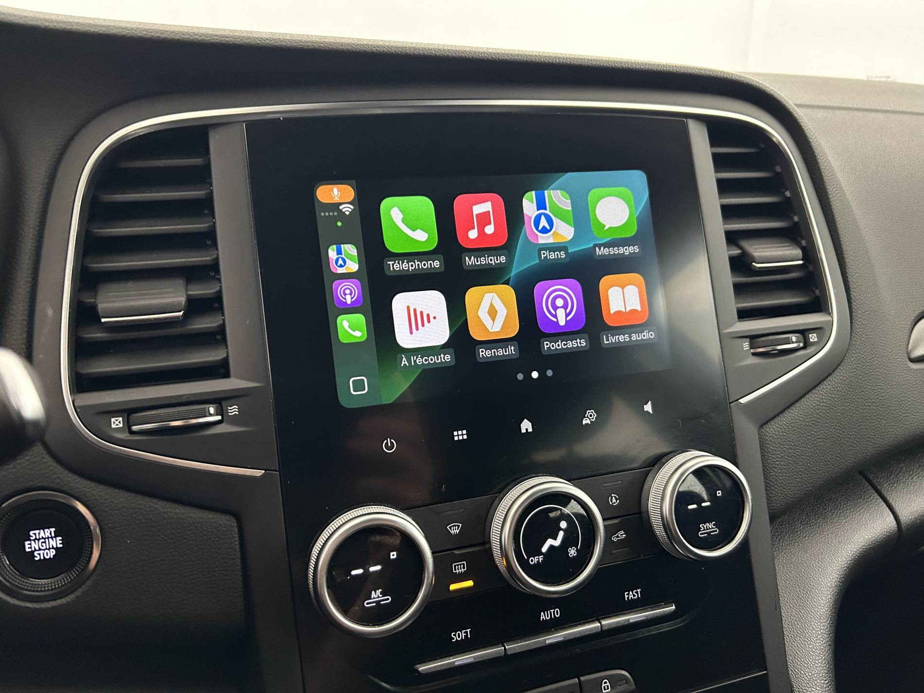 Vente en ligne Renault Megane 4 Mégane IV Berline Blue dCi 115 - 20 au prix de 14 190 €