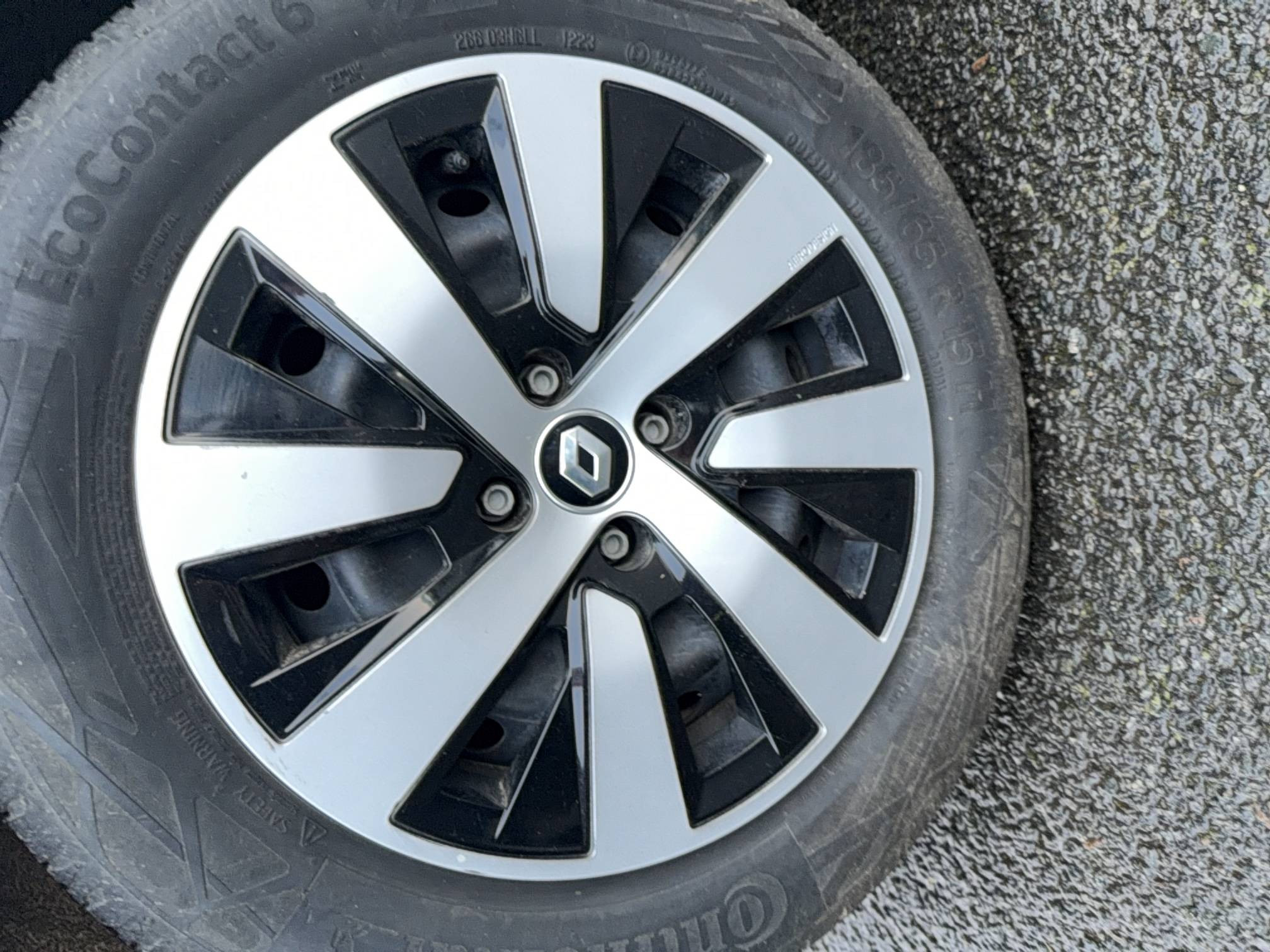 Vente en ligne Renault Clio 5 Clio E-Tech full hybrid 145 au prix de 17 490 €