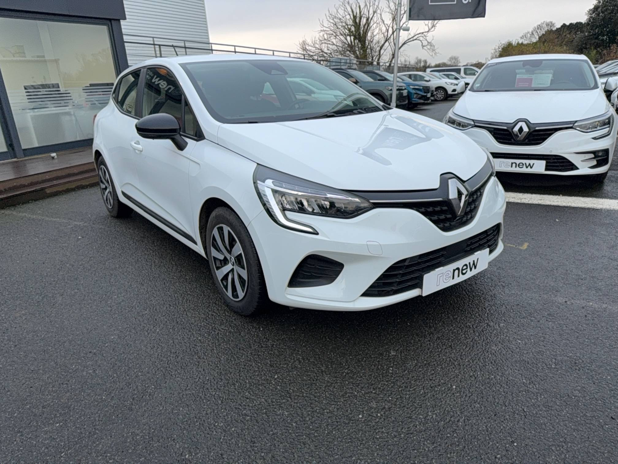 Vente en ligne Renault Clio 5 Clio E-Tech full hybrid 145 au prix de 17 490 €