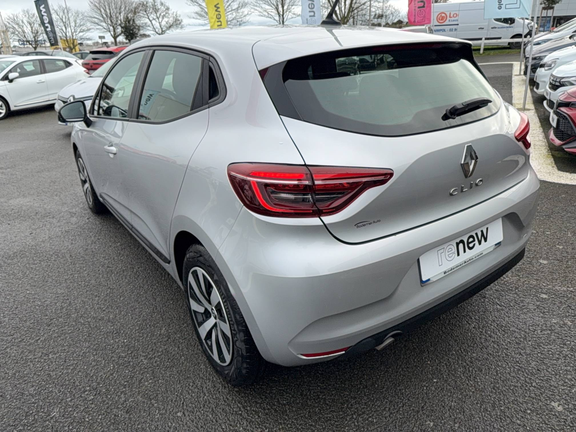 Vente en ligne Renault Clio 5 Clio TCe 90 au prix de 14 690 €