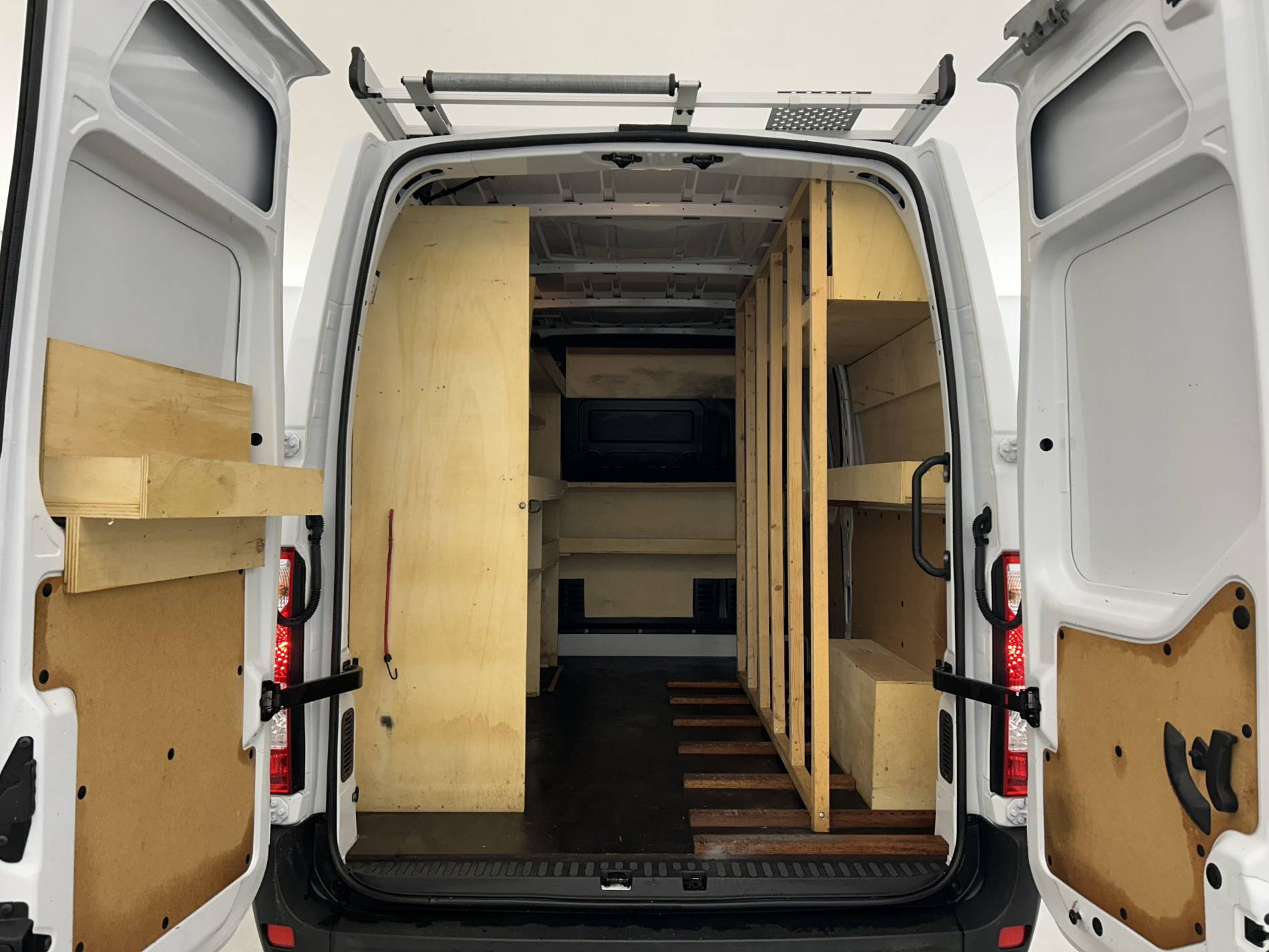 Vente en ligne Renault Master Fourgon MASTER FGN TRAC F3500 L2H2 BLUE DCI 180 BVR au prix de 29 490 €