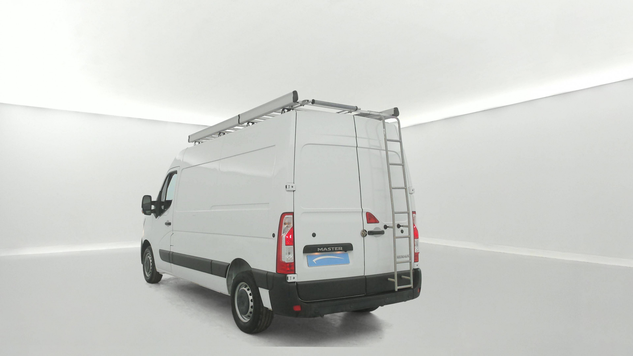 Vente en ligne Renault Master Fourgon MASTER FGN TRAC F3500 L2H2 BLUE DCI 180 BVR au prix de 29 490 €