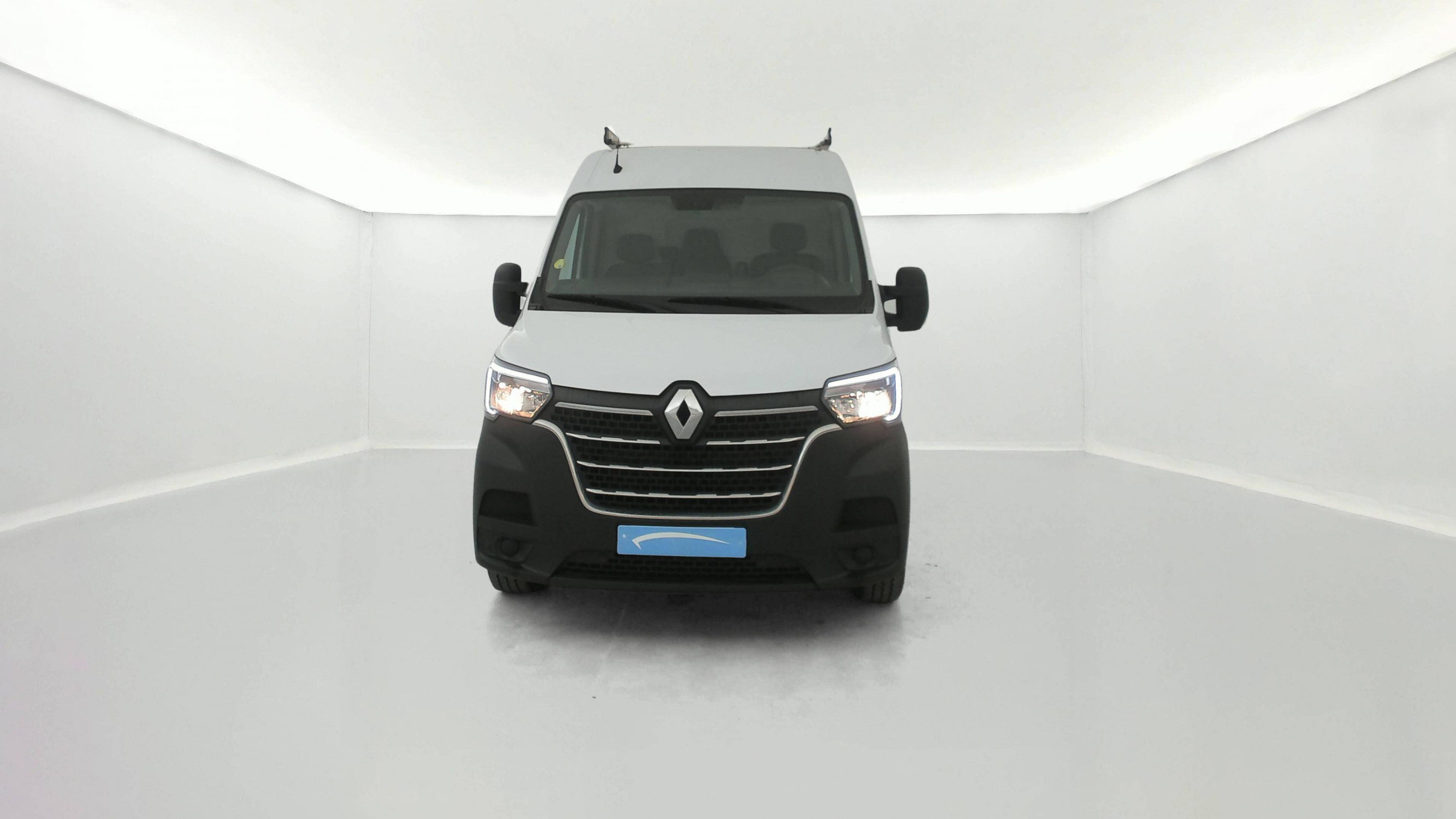 Vente en ligne Renault Master Fourgon MASTER FGN TRAC F3500 L2H2 BLUE DCI 180 BVR au prix de 29 490 €