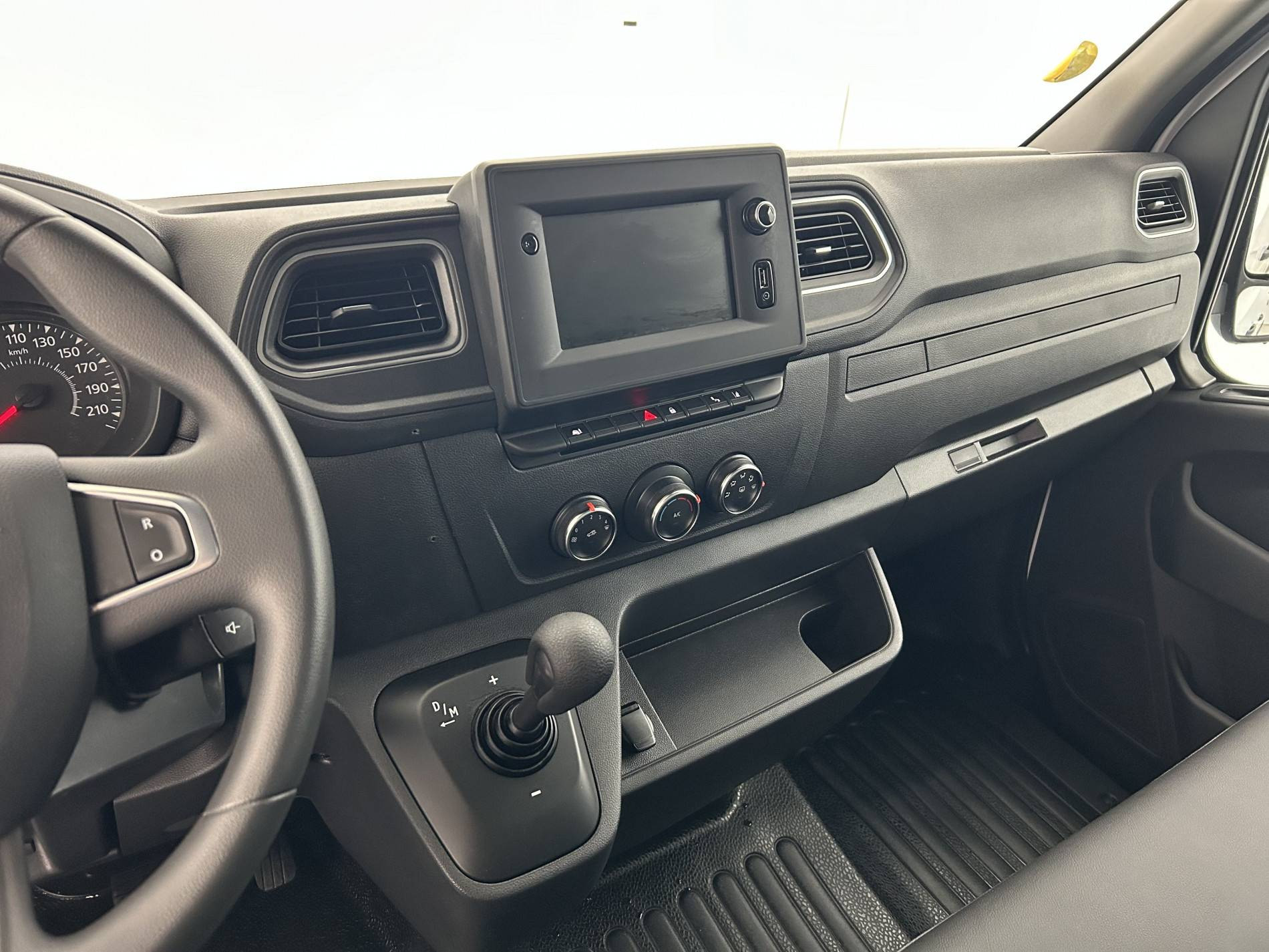 Vente en ligne Renault Master Fourgon MASTER FGN TRAC F3500 L2H2 BLUE DCI 180 BVR au prix de 29 490 €