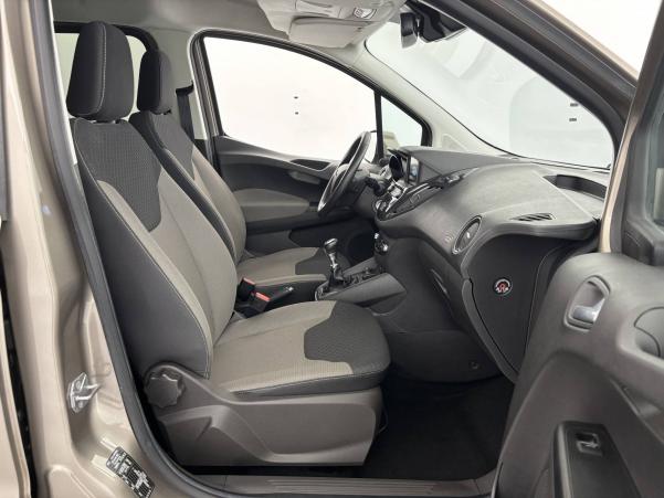 Vente en ligne Ford Tourneo Courier  1.0 E 100 BV6 S&S au prix de 14 490 €