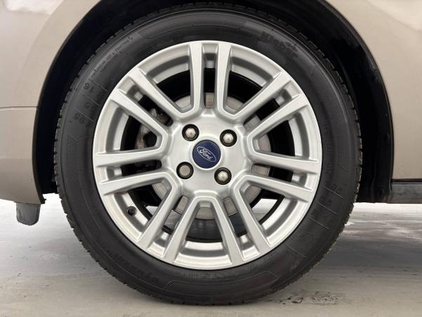 Vente en ligne Ford Tourneo Courier  1.0 E 100 BV6 S&S au prix de 14 490 €
