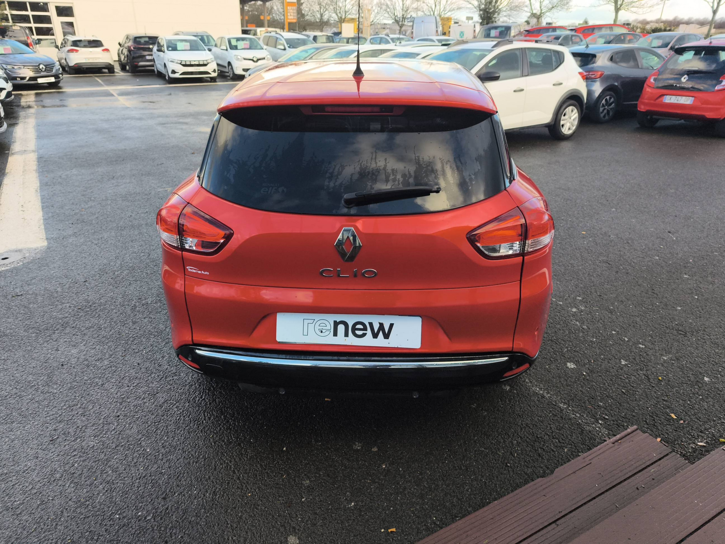 Vente en ligne Renault Clio 4 Estate Clio Estate TCe 120 Energy au prix de 11 990 €