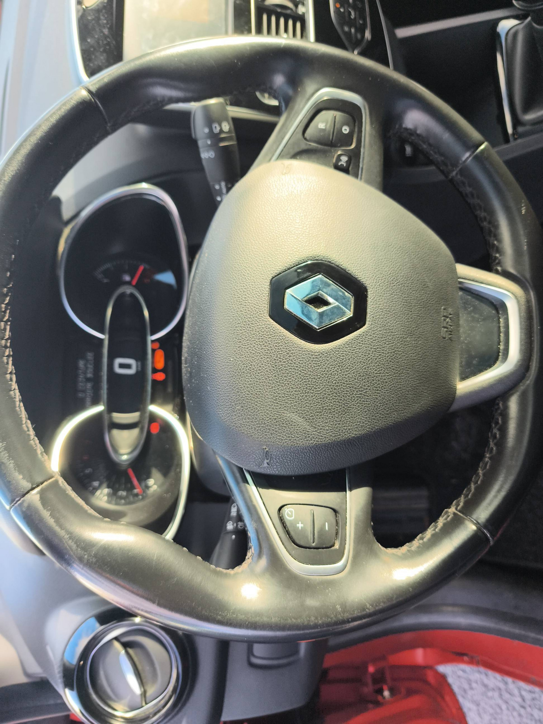 Vente en ligne Renault Clio 4 Estate Clio Estate TCe 120 Energy au prix de 11 990 €