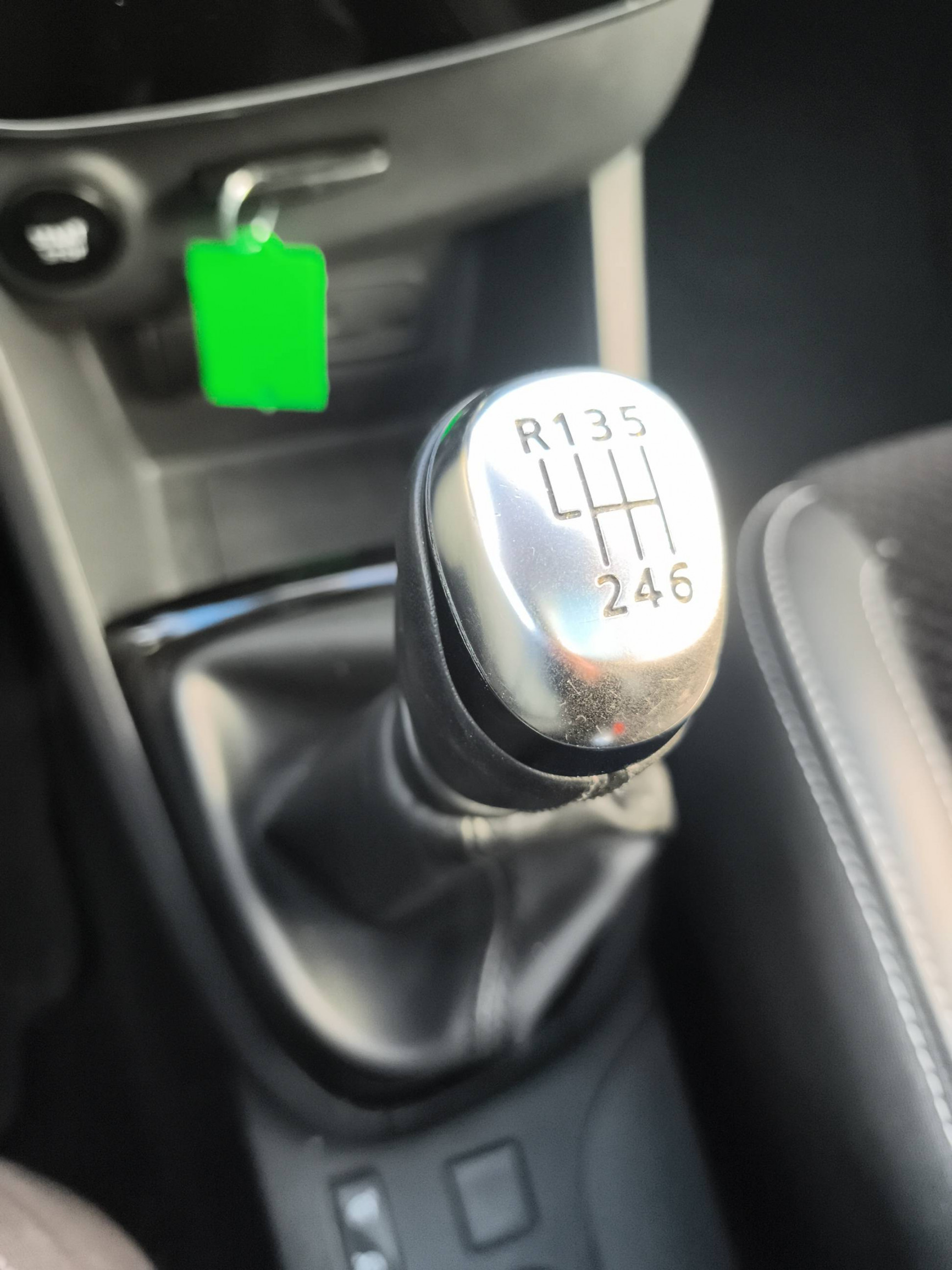 Vente en ligne Renault Clio 4 Estate Clio Estate TCe 120 Energy au prix de 11 990 €