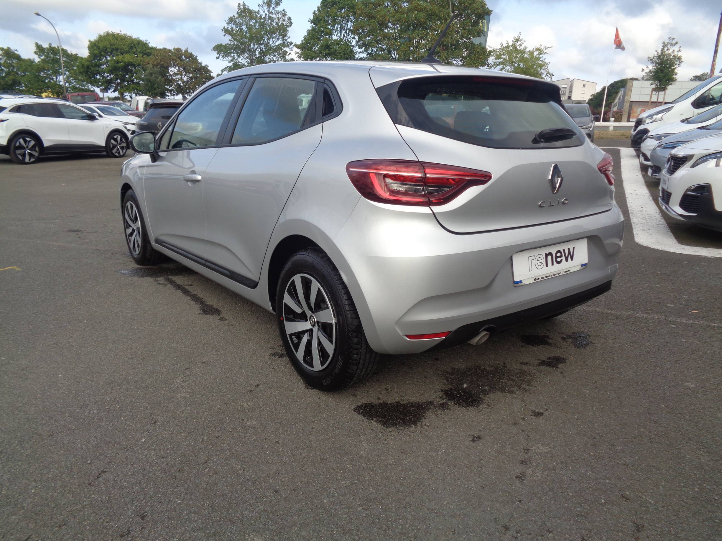 Vente en ligne Renault Clio 5 Clio TCe 90 au prix de 15 390 €