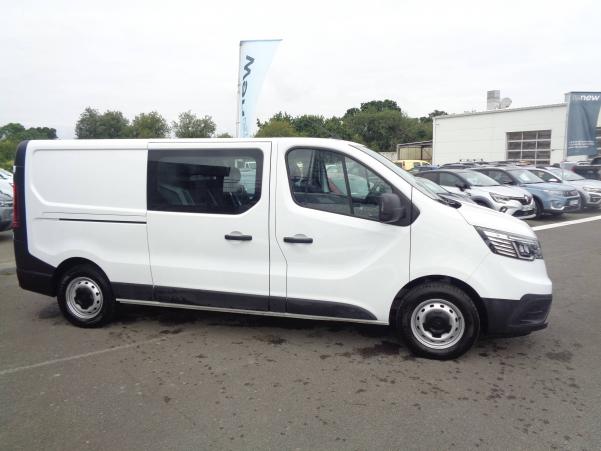 Vente en ligne Renault Trafic Cabine Approfondie TRAFIC CA L2H1 3000 KG BLUE DCI 150 au prix de 34 990 €