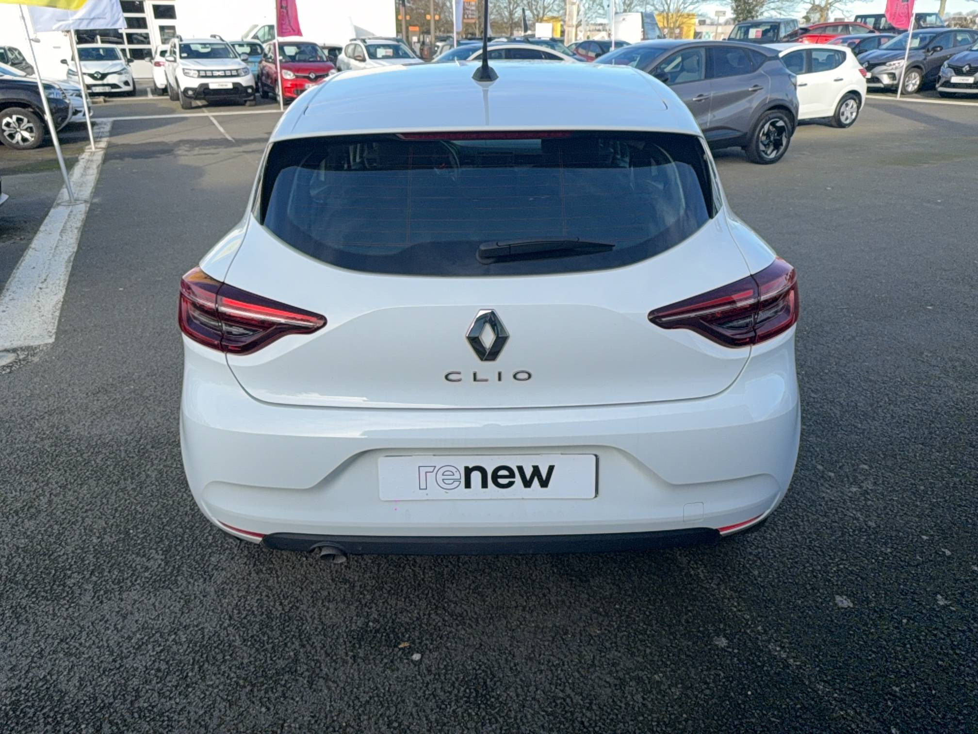 Vente en ligne Renault Clio 5 Clio SCe 65 au prix de 12 990 €